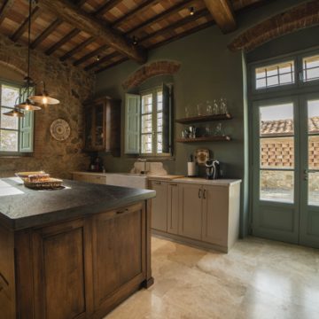 cucina tradizionale toscana Volterra penisola realizzazione restauro mobili antichi Calattini